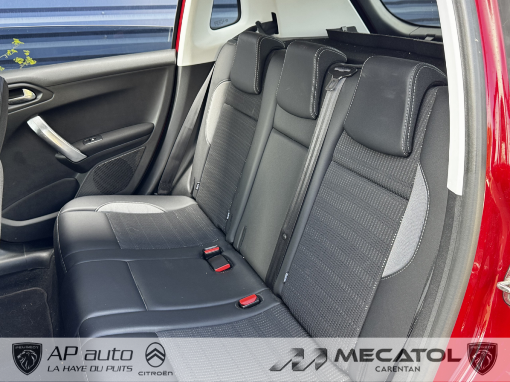 Peugeot 2008 BlueHDi 120 S&S EAT6 Allure Business