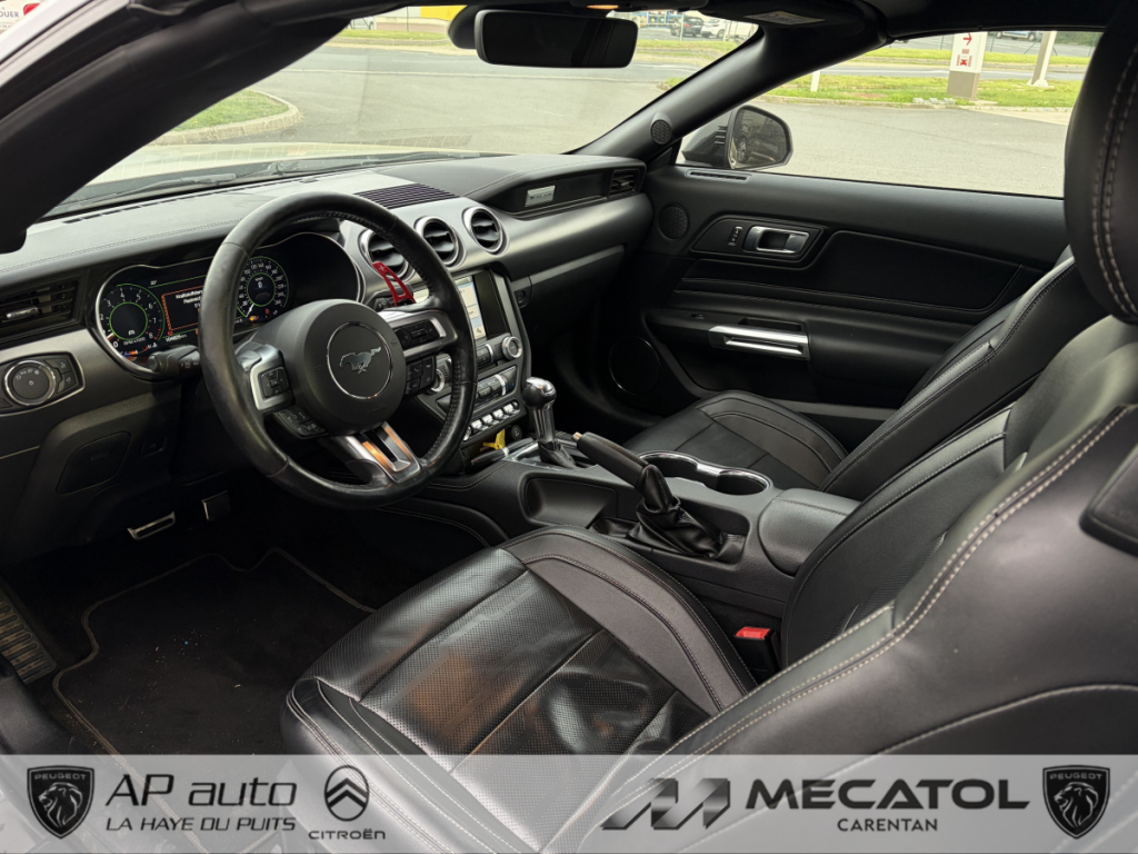 Ford Mustang (6) Convertible V8 BVA10 GT