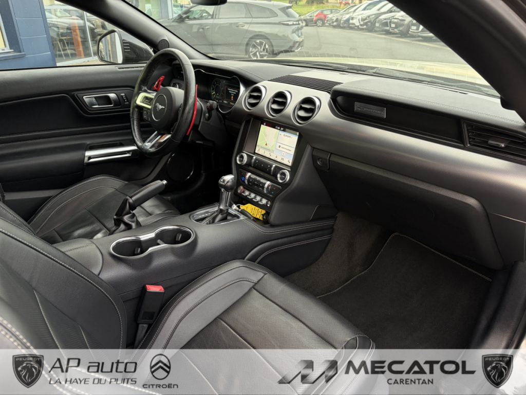 Ford Mustang (6) Convertible V8 BVA10 GT