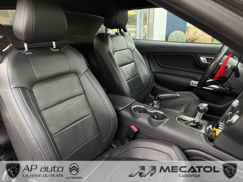 Ford Mustang (6) Convertible V8 BVA10 GT