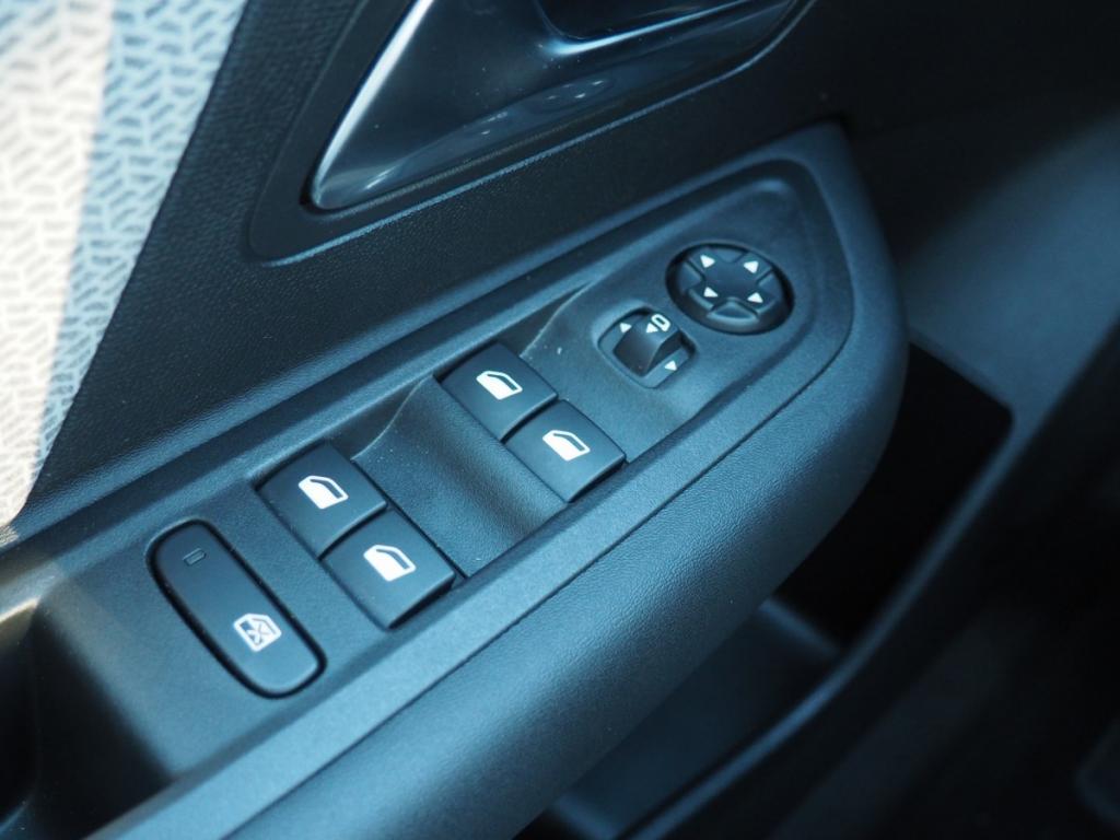 Citroën C4 X PureTech 130 EAT8 MAX