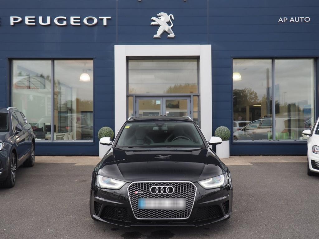 Audi RS4 Avant (4) V8 4.2 FSI S-tronic 7 quattro