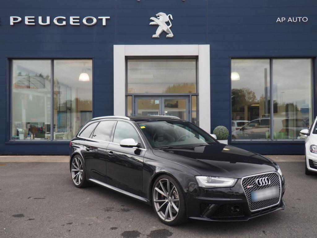 Audi RS4 Avant (4) V8 4.2 FSI S-tronic 7 quattro