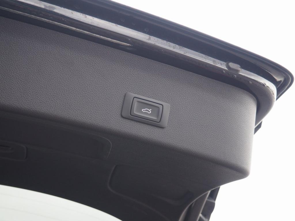 Audi RS4 Avant (4) V8 4.2 FSI S-tronic 7 quattro