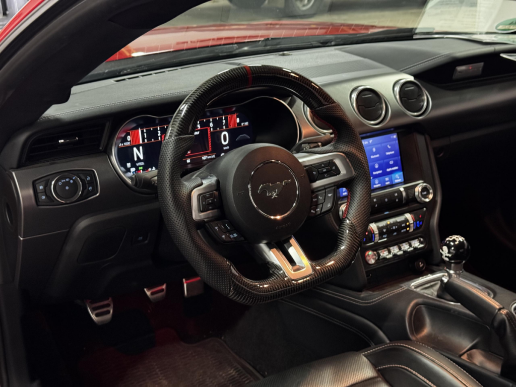 Ford Mustang (6) Fastback V8 BVM6 GT