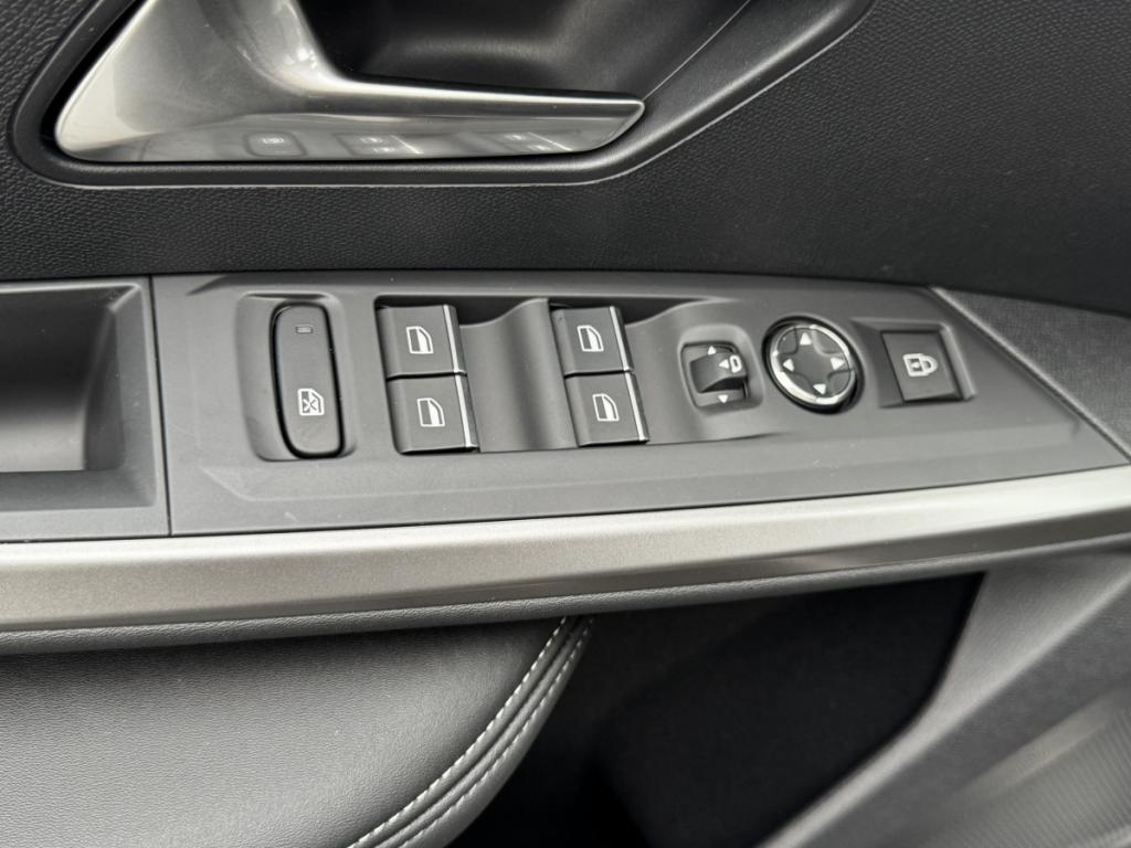 Peugeot 3008 (3) 1.2 HYBRID 145 E-DCS6 GT