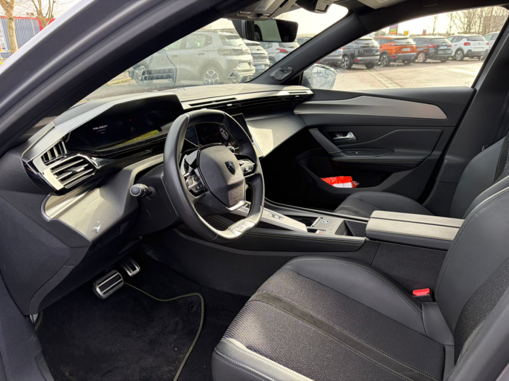 Peugeot 308 (3) 1.5 BLUEHDI 130 AUTO 8 GT