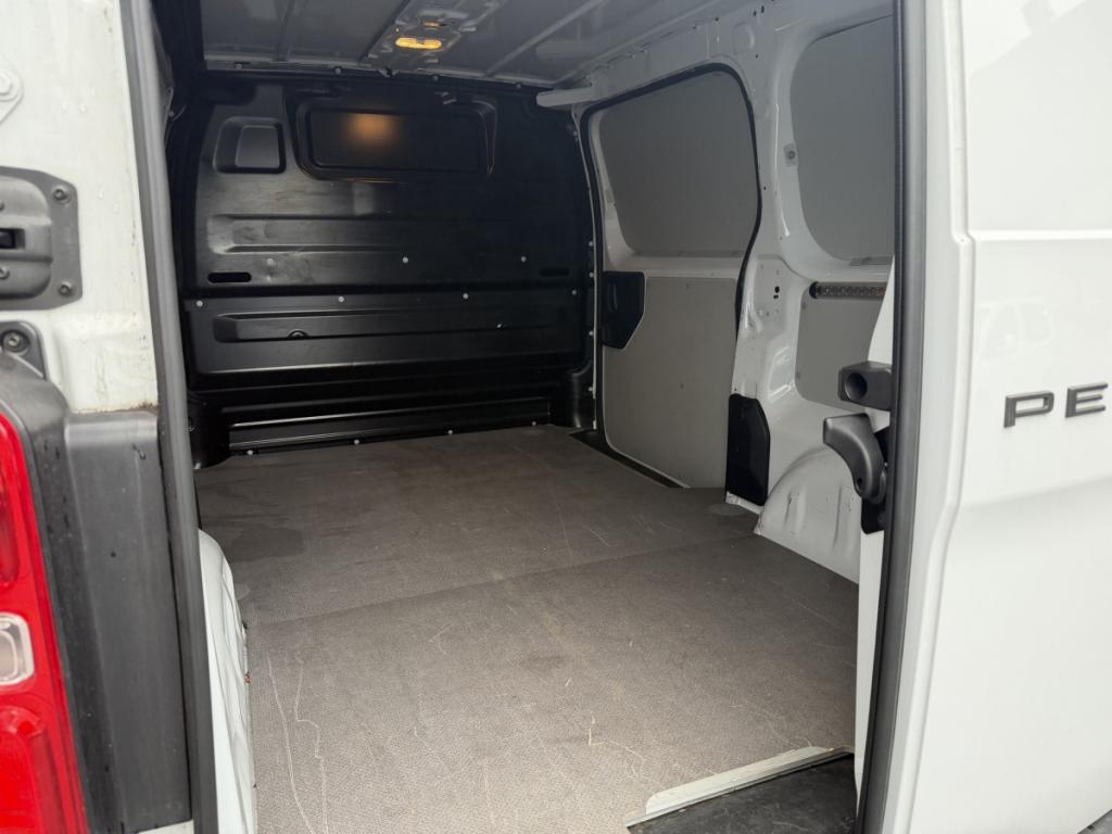 Peugeot Expert (3) Taille M 2.0 BHDI 180 S&S AUTO