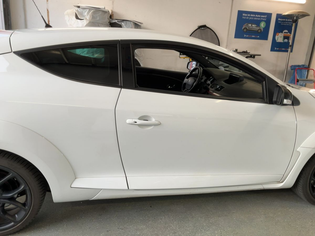 Renault Mégane Coupé Renault Sport (3) R.S. 2.0T 275 S&S E6 sans plomb 95 3 portes Coupé (oct. 20