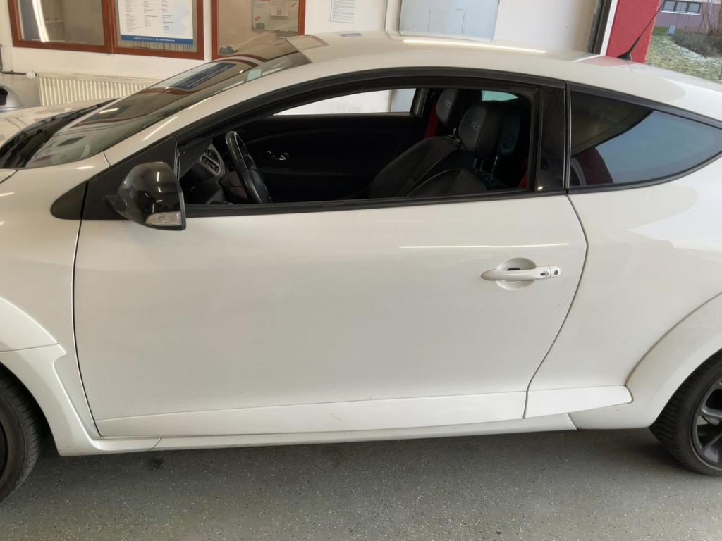 Renault Mégane Coupé Renault Sport (3) R.S. 2.0T 275 S&S E6 sans plomb 95 3 portes Coupé (oct. 20