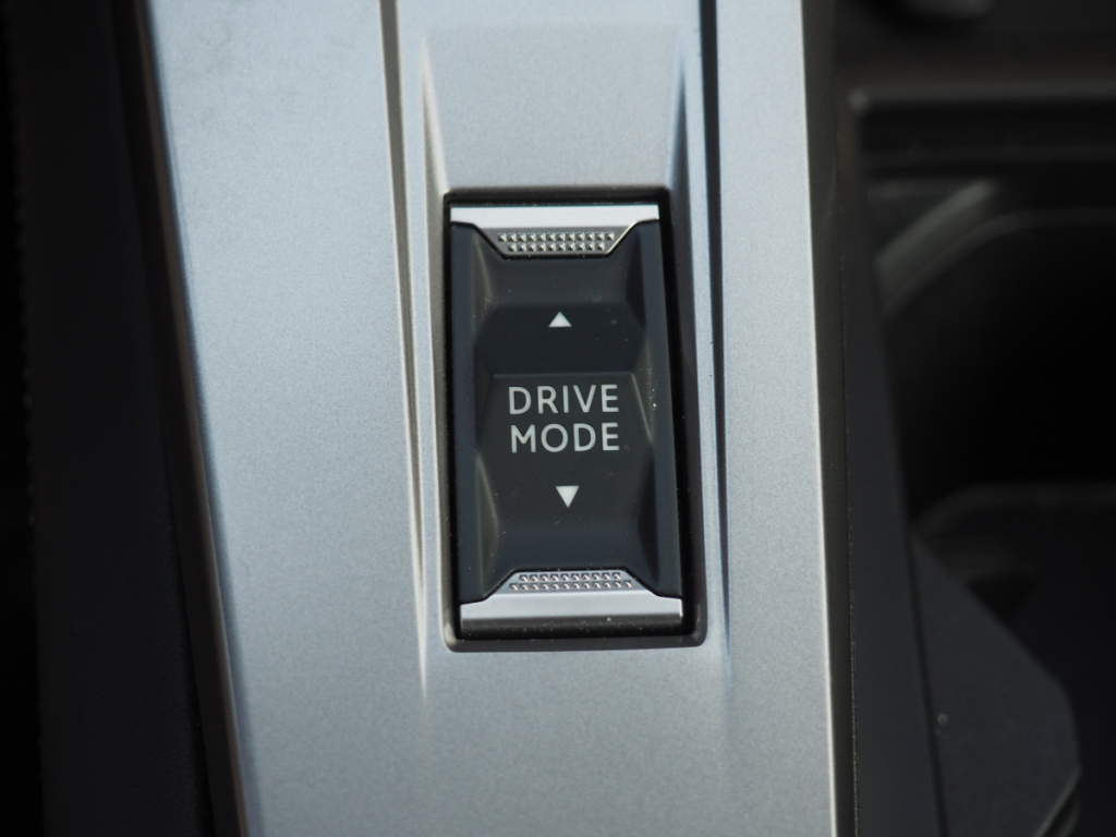 Peugeot 408 Hybrid 145 e-DCS6 GT