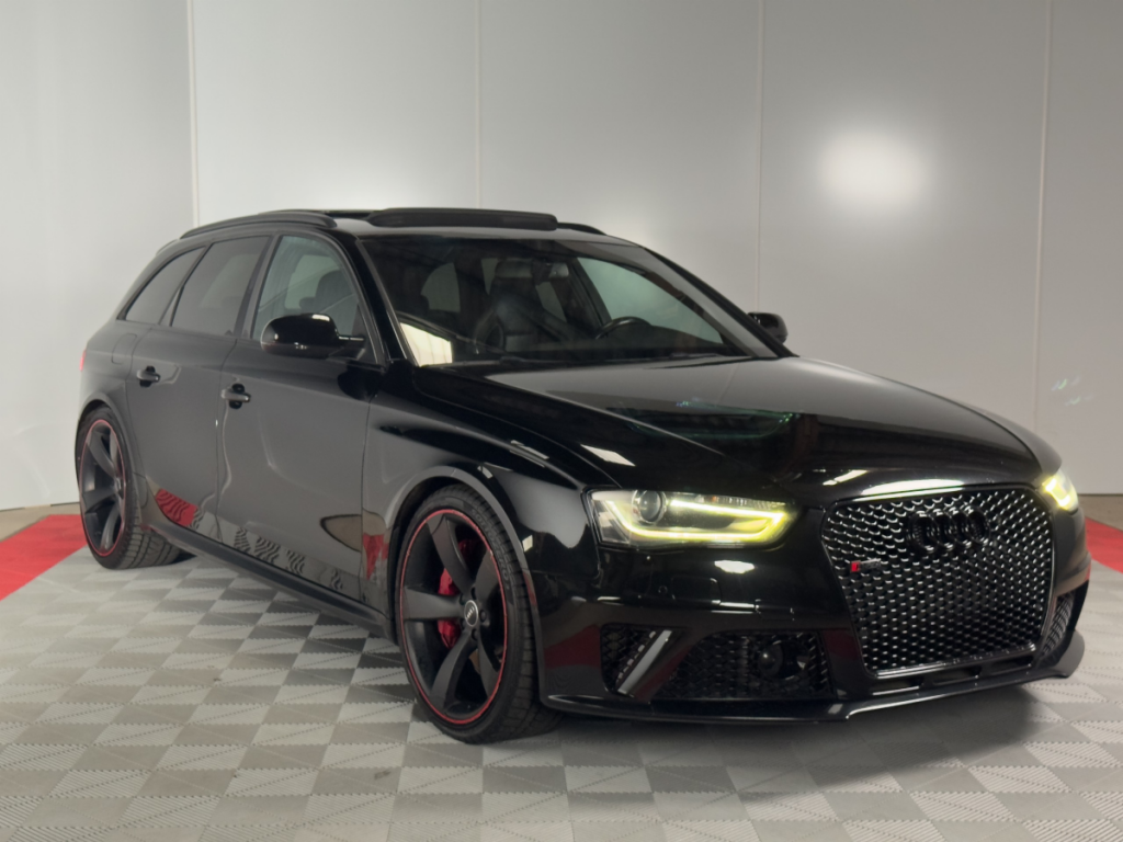 Audi RS4 Avant (4) V8 4.2 FSI S-tronic 7 quattro