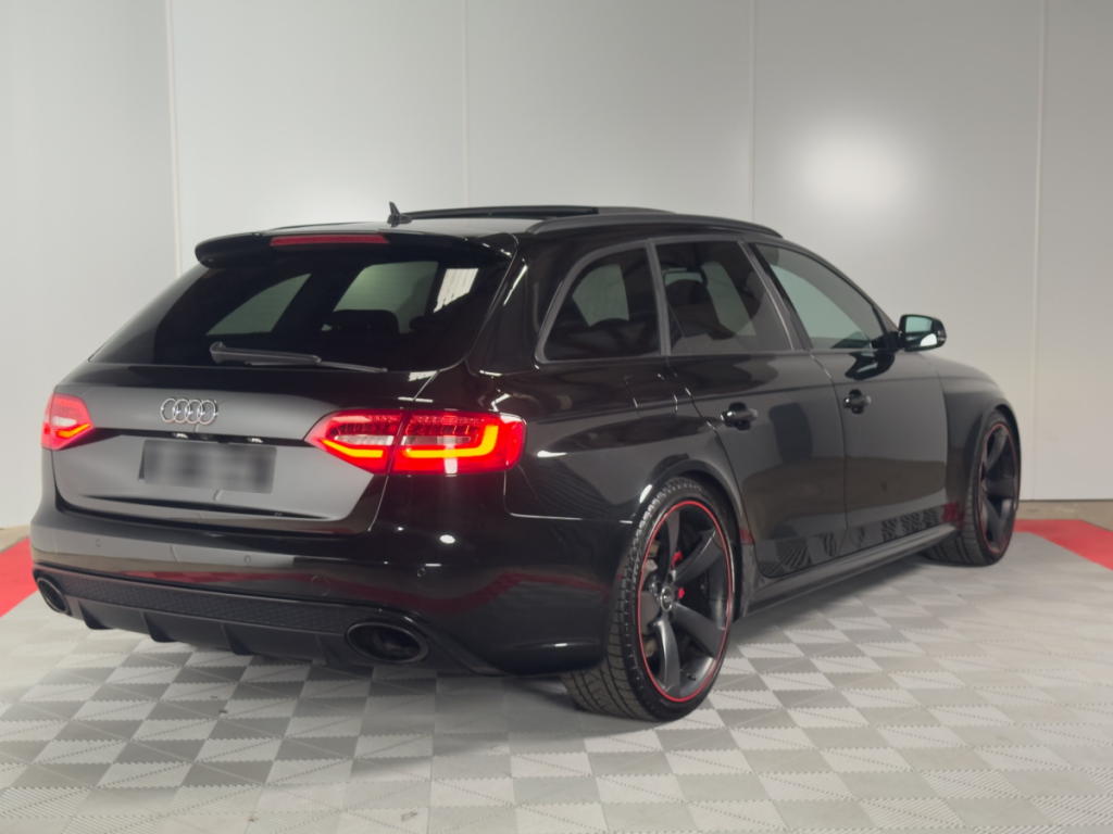 Audi RS4 Avant (4) V8 4.2 FSI S-tronic 7 quattro