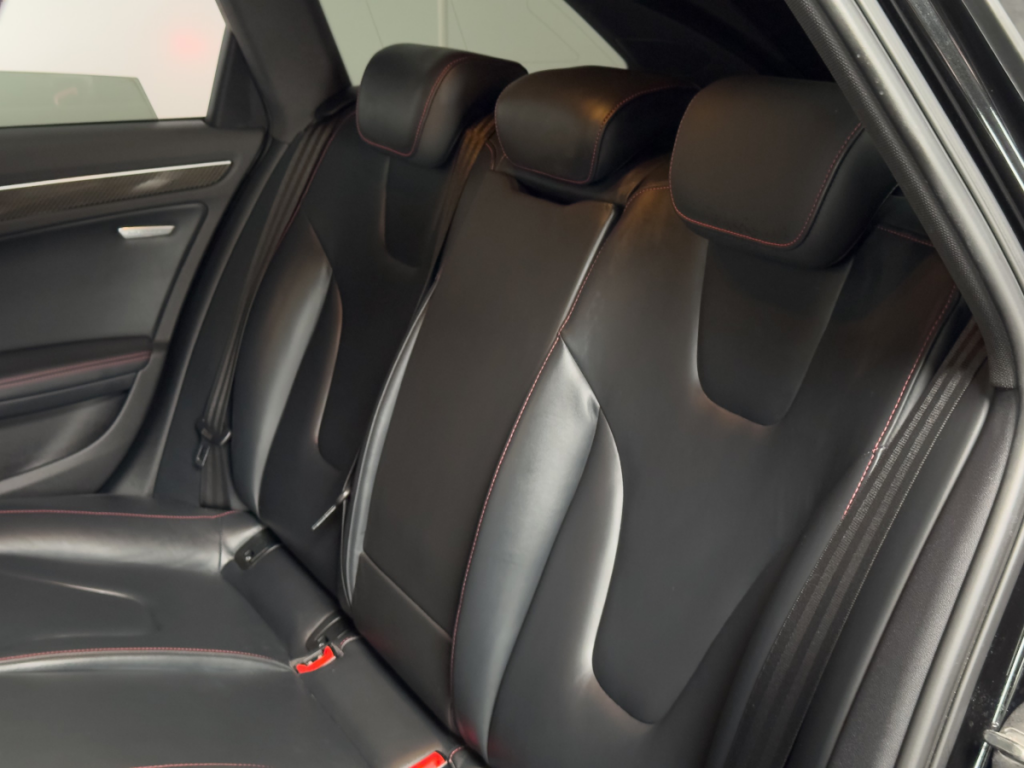 Audi RS4 Avant (4) V8 4.2 FSI S-tronic 7 quattro