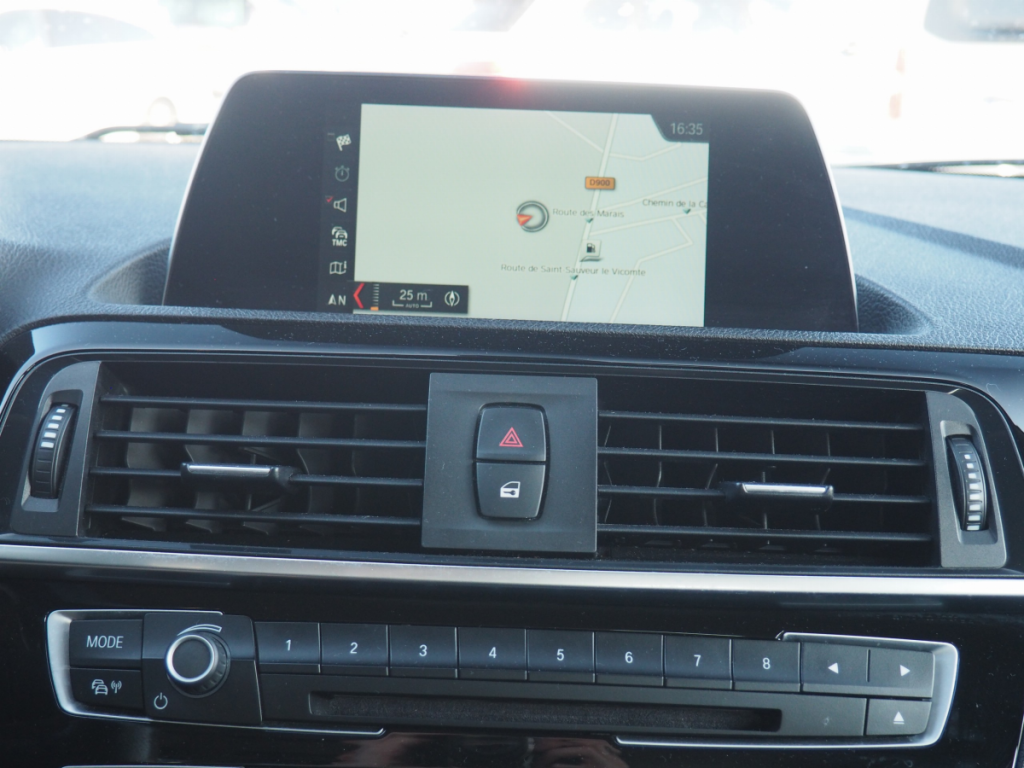 Bmw Série 1 (2) 118d Business Design (F20 LCI)  5 portes  (janv. 2018) (co2 109)